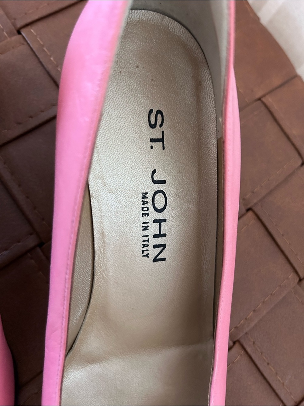 ST. JOHN PINK & Black Leather Heels Square Cap Toe Made in ITALY Size 6.5 RARE - Picture 5 of 10